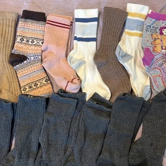 Assorted Socks Bundle- 16 pairs - Picture 4 of 5